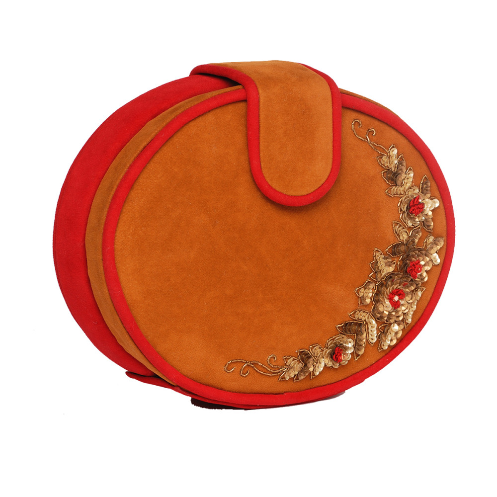 ROUND SEQUENCED CLUTCH Maati
